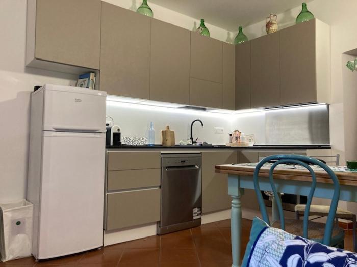 Appartamento La Casa delle Fiorentine La Spezia Esterno foto